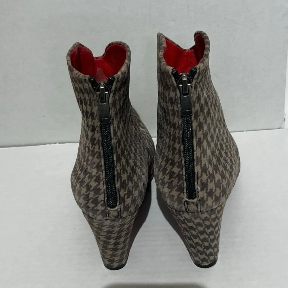 Artemis Women's Black Brown Houndstooth Pull-On Back Zip Ankle Bootie Size 37‎